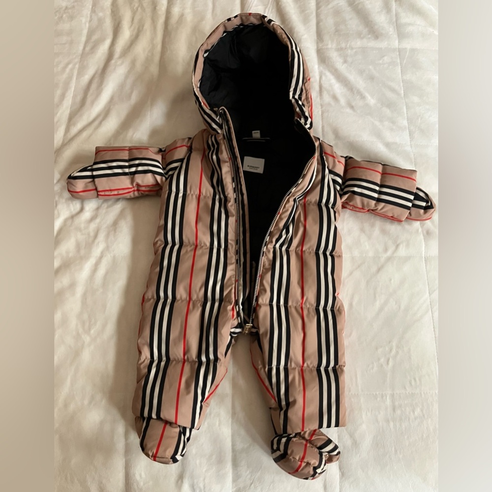 Burberry Checked Unisex, Baby Snowsuit 6 Months-NEW NO TAG-
